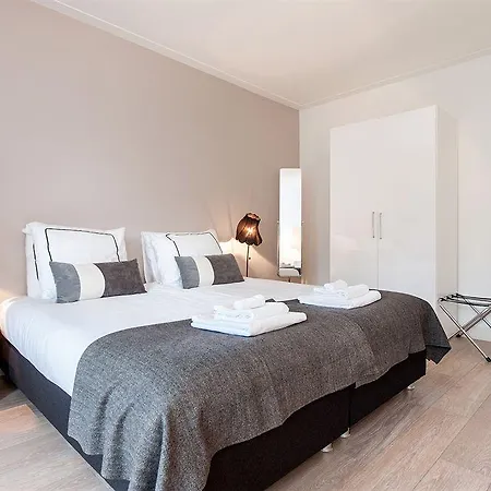 Bellington Hotel *