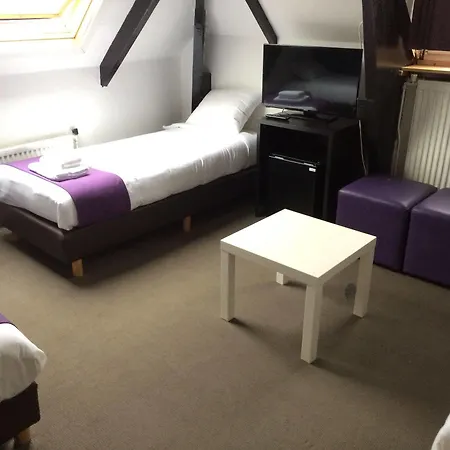 Bellington Hotel *