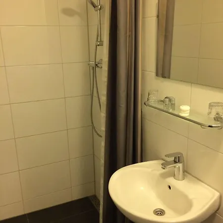Bellington Hotel *
